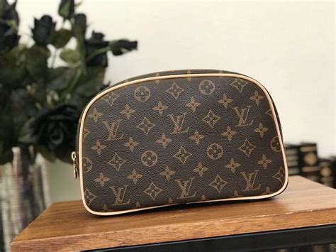 replica louis vuitton tolietry bag